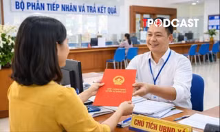 Chủ tịch xã được cấp 'sổ đỏ' cho người dân