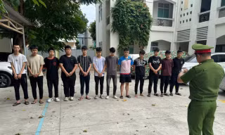 Bắt 12 đối tượng mang hung khí gây rối ở Đà Nẵng