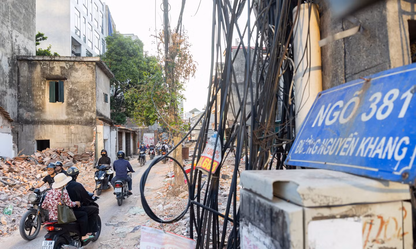 Hà Nội: Chạy đua thông tuyến ngõ 'đau khổ' 381 Nguyễn Khang