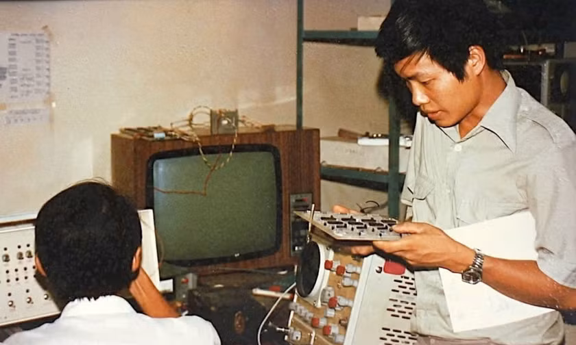Hành trình người Việt Nam chế tạo chiếc máy vi tính thứ ba trên thế giới, là chiếc đầu tiên tại châu Á