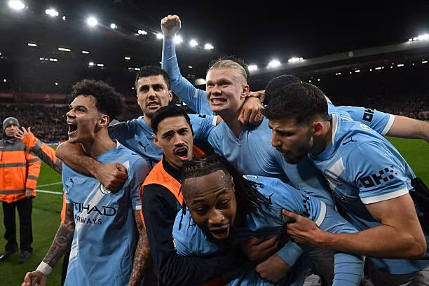 teammates-celebrate-after-manche.jpg