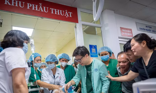 Phút cuối xúc động tiễn biệt nữ bác sĩ hiến tạng, cứu sống ba người 