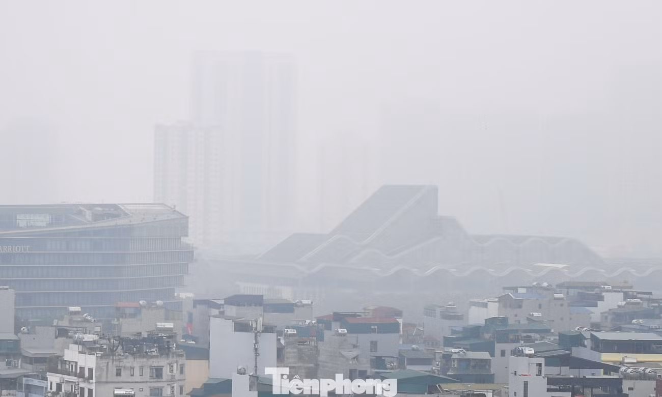Hà Nội mù mịt trong ngày ô nhiễm không khí đứng thứ hai thế giới