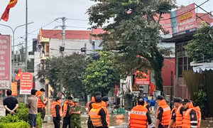 Hàng trăm công an Lạng Sơn hỗ trợ khắc phục vỡ đập Bắc Khê, cứu dân vùng lũ lụt 