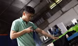 Khi nào một giờ làm việc ở Việt Nam có thể mua được một bát phở?