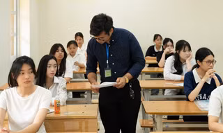 Mở kho dữ liệu thi cử trong nhiều năm, lấy chứng cứ khoa học để quyết định tách hay nhập các kỳ thi