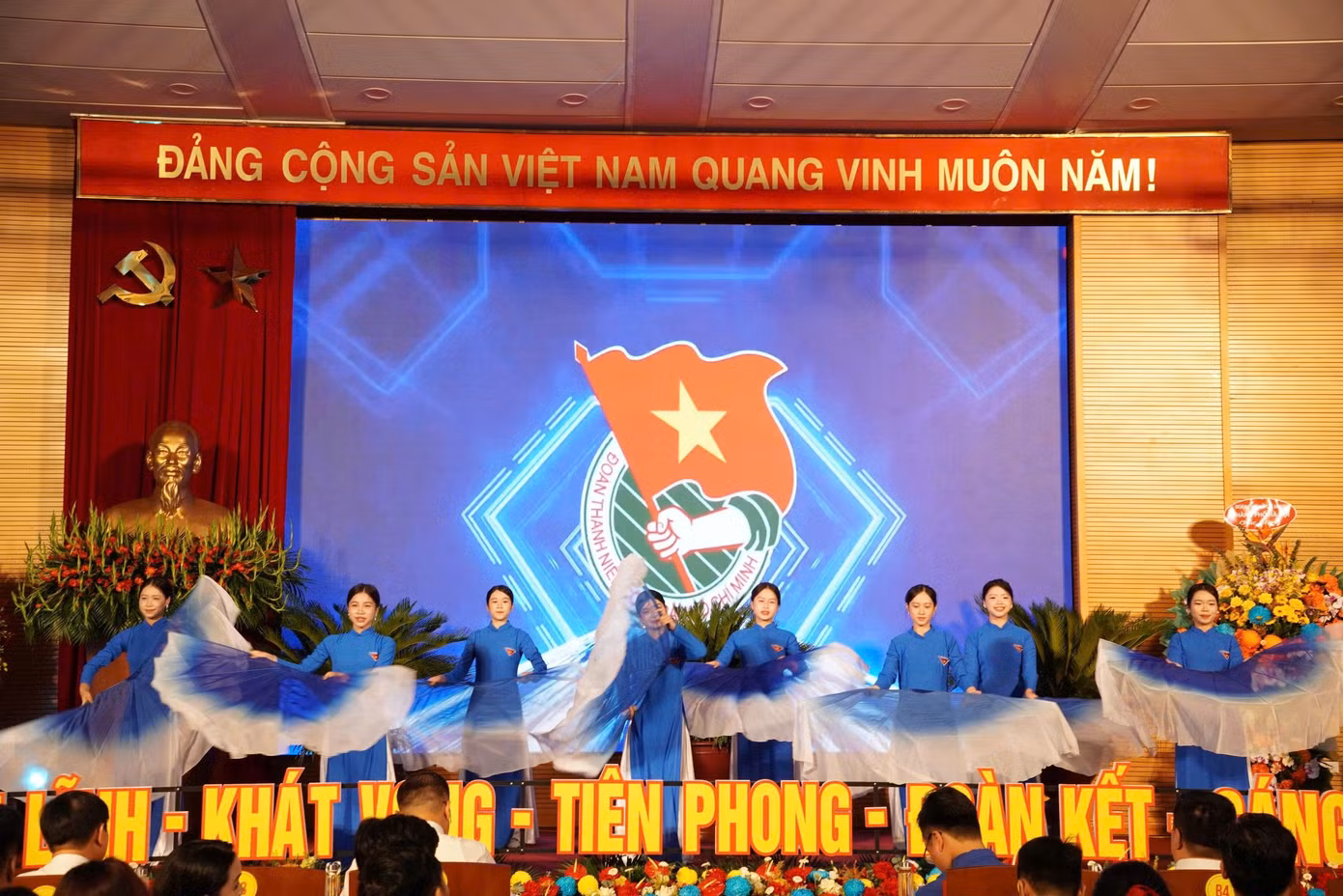 4dai-hoi-doan-thanh-nien.jpg