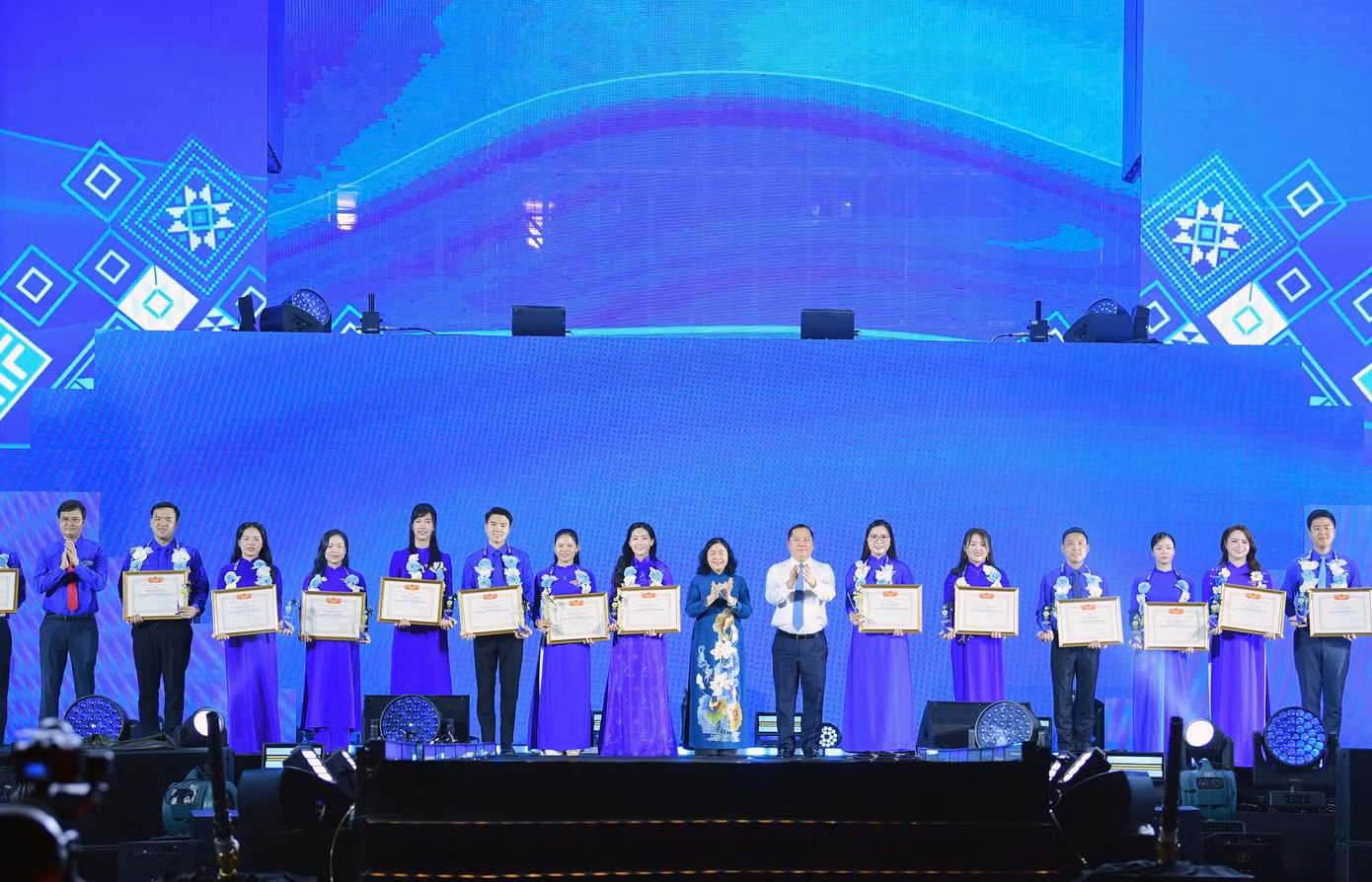 270-nam-hoi-lhtn-viet-nam.jpg