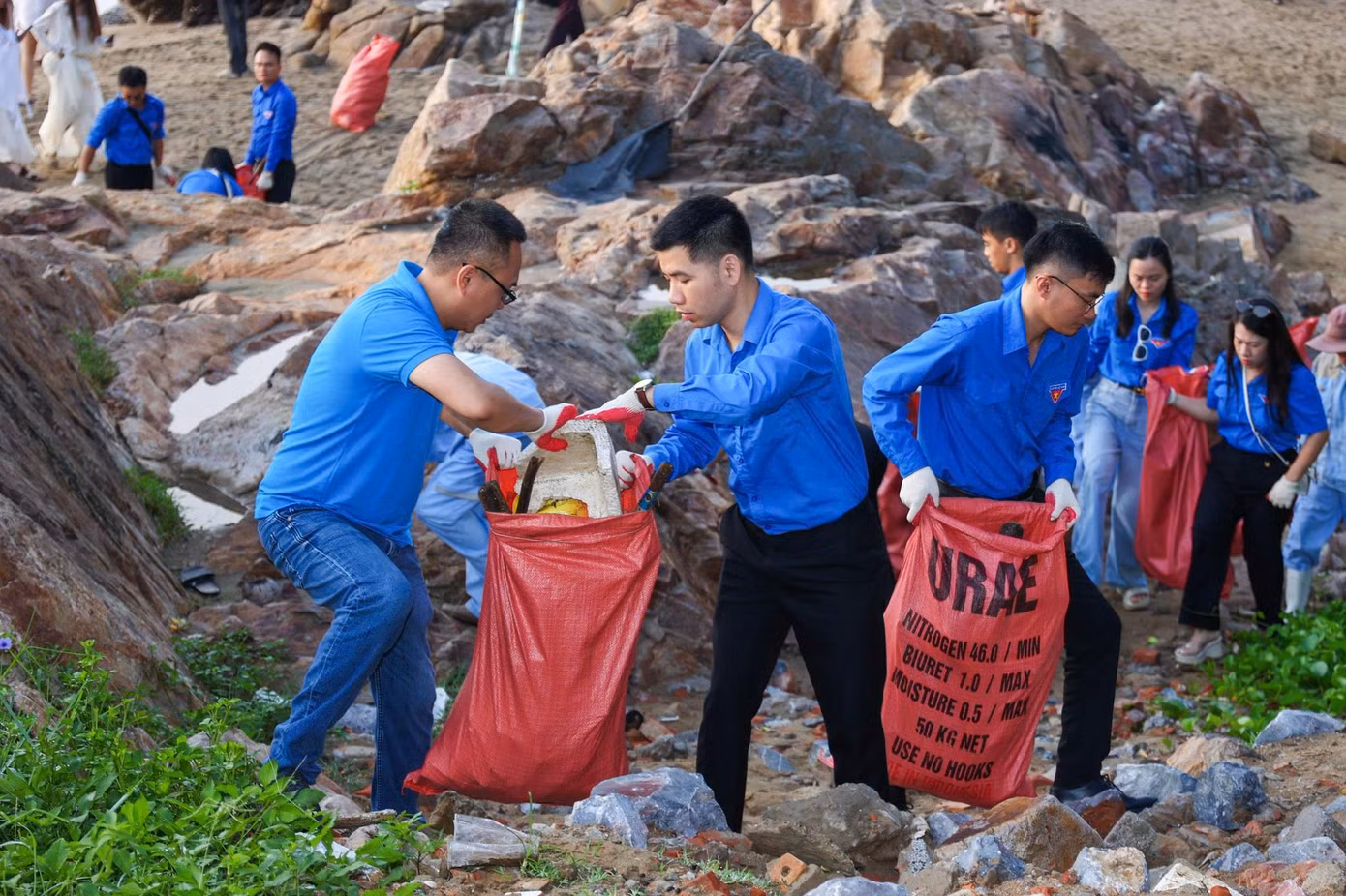 15bien-dao-to-quoc.jpg