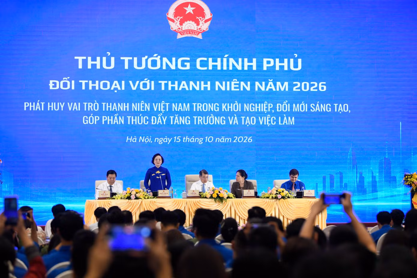 6thu-tuong-doi-thoai-thanh-nien.jpg