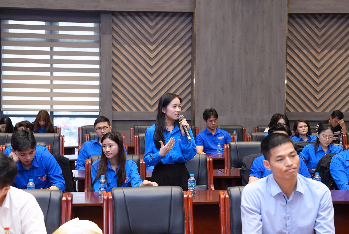 6doi-thoai-thanh-nien-8146.jpg