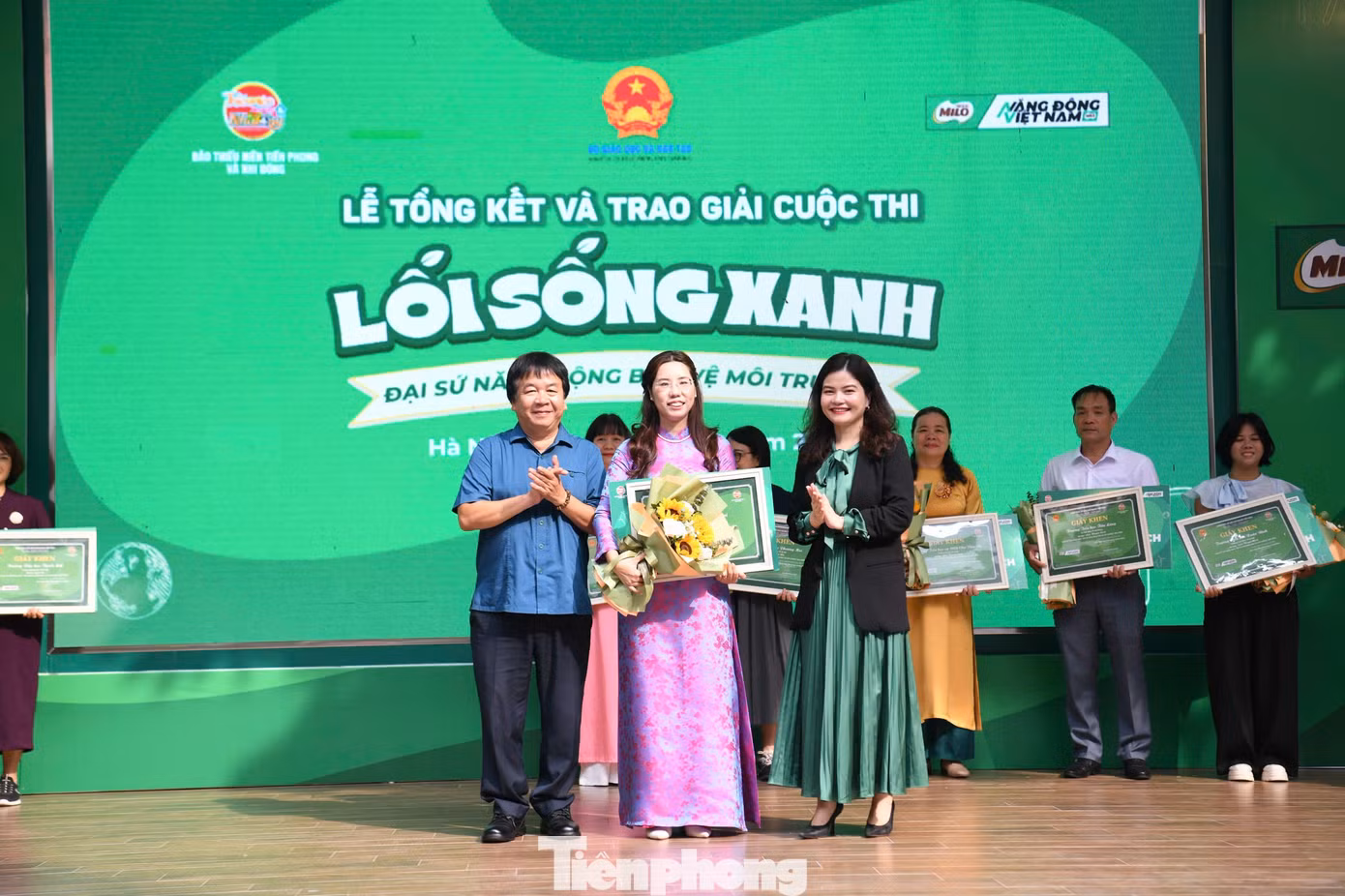 tp_lan-toa-song-xanh-2.jpg