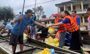 Nhiều hoạt động ấm tình người trong mưa lũ của tuổi trẻ Quảng Trị 