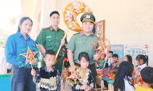 Vui Trung thu cùng thiếu nhi Sơn La, An Giang