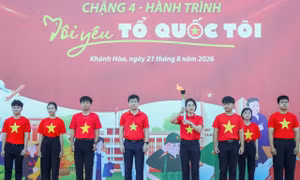 Hành trình 'Tôi yêu Tổ quốc tôi': Tri ân anh hùng liệt sĩ, tiếp sức ngư dân