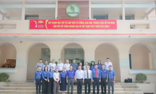 Tuổi trẻ VRG góp sức vun đắp tình hữu nghị Việt – Lào