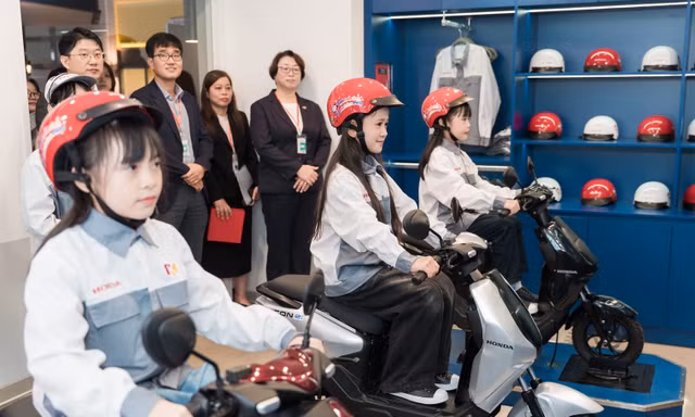 Honda Việt Nam phối hợp ra mắt sân chơi trải nghiệm ‘Trung tâm công nghệ xe máy điện Honda’ dành cho trẻ em