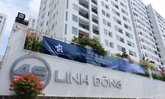 Sau hơn 10 năm, 200 hộ dân chung cư 4S Linh Đông được cấp sổ hồng