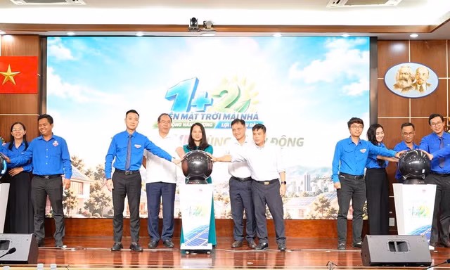 Đoàn thanh niên EVN phát động chương trình vận động người dân lắp điện mặt trời mái nhà