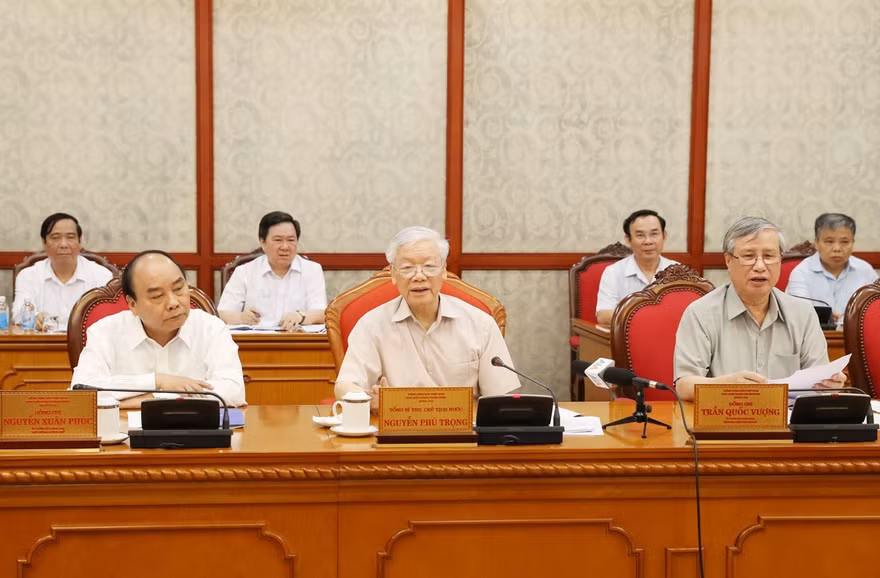Tổng Bí thư, Chủ tịch nước chủ trì một phiên họp của Bộ Chính trị