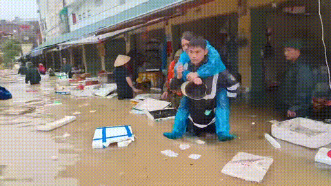 Lũ vượt báo động 3, cảnh báo ngập lụt diện rộng ở miền Bắc