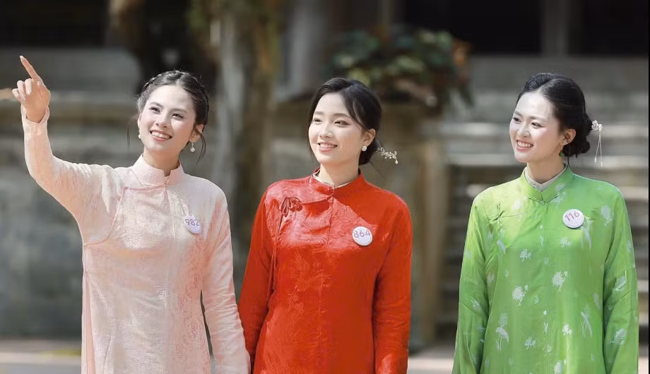 Thí sinh Hoa hậu Việt Nam 2026 diện áo dài trong thử thách của vòng Chung kết