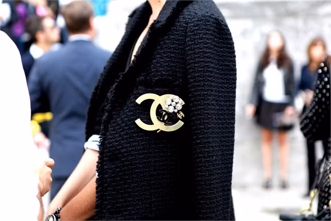 chanel-brooch.jpg