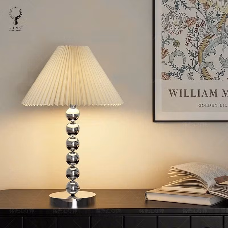 den-ban-trang-trilltb28-lingdecor.jpg