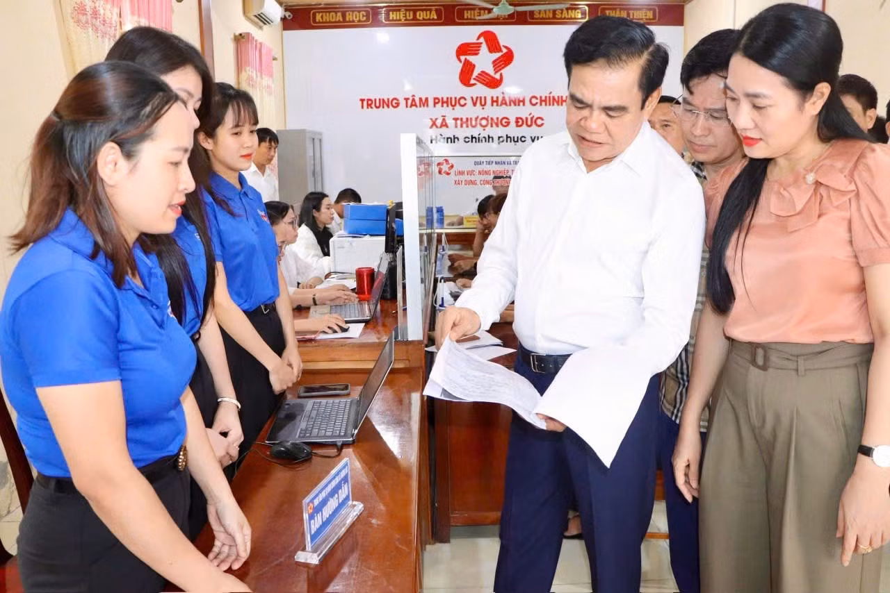 chu-tich-ubnd-tinh-ha-tinh-vo-trong-hai-cung-doan-cong-tac-kiem-tra-viec-van-hanh-chinh-quyen-dia-phuong-2-cap-anh-hn-2.jpg