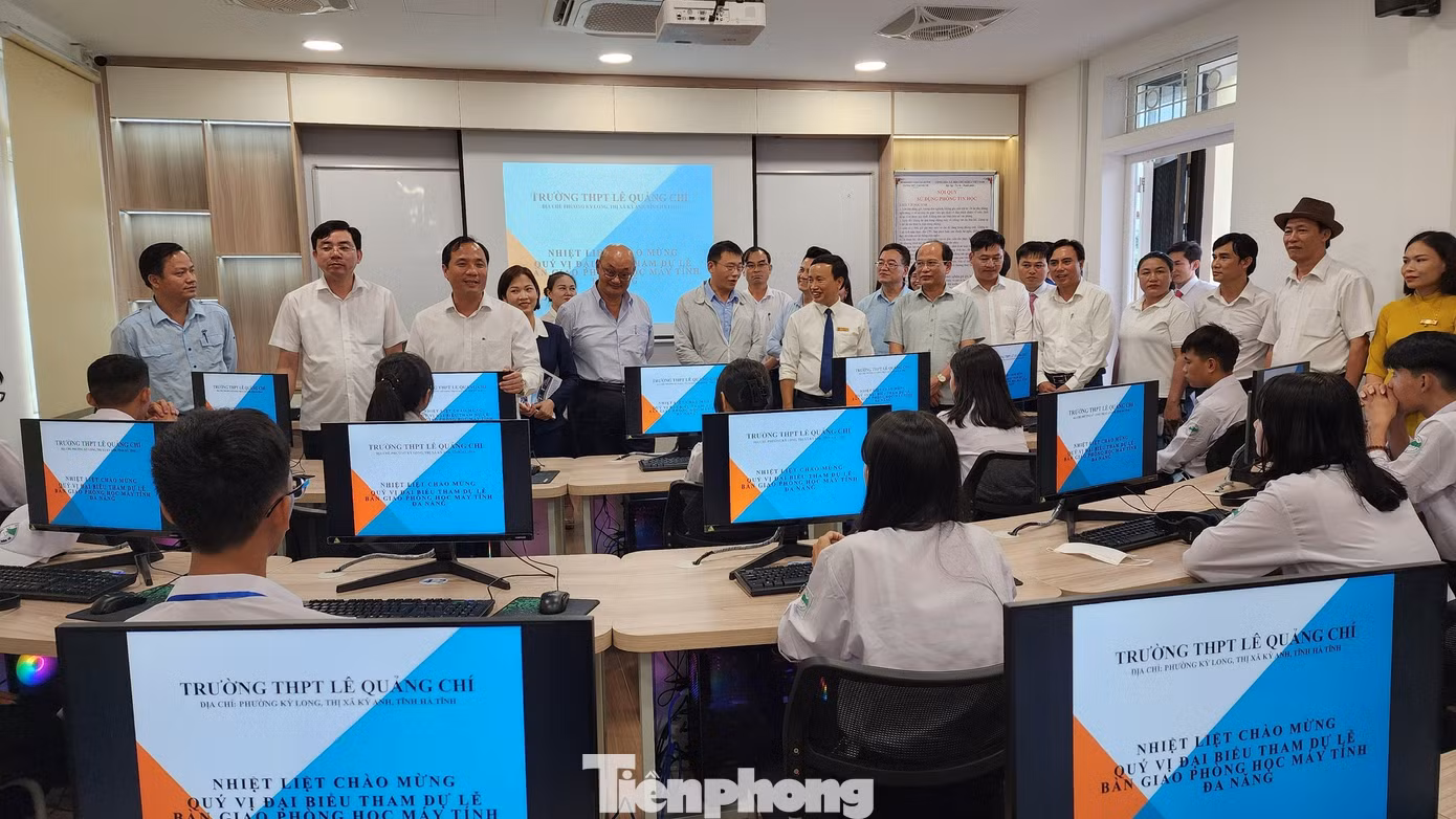 tp-anh-trao-may-tinh.jpg