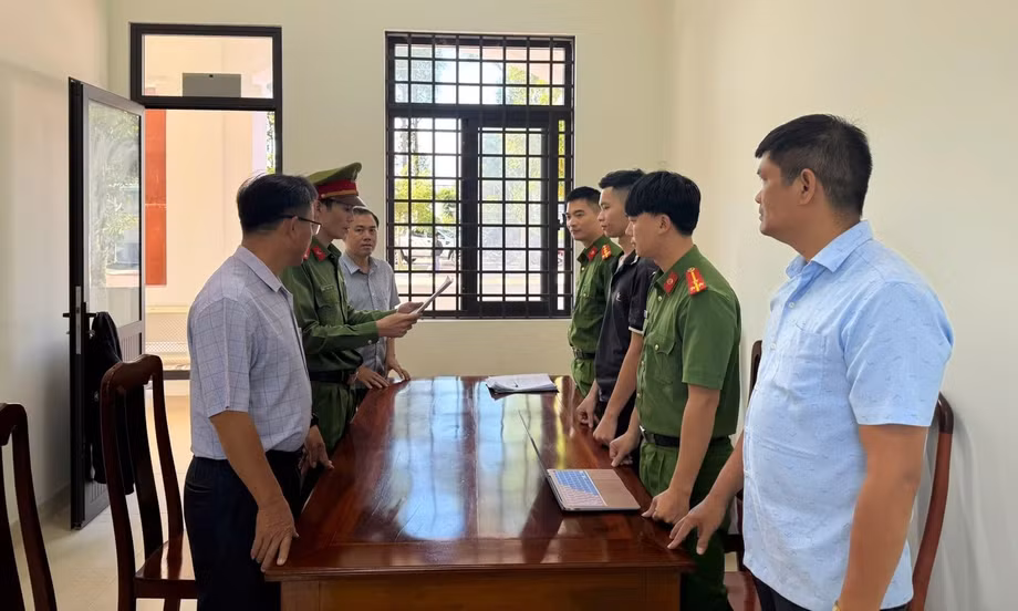 Tài xế taxi say rượu tông công nhân vệ sinh môi trường thương tật 76%