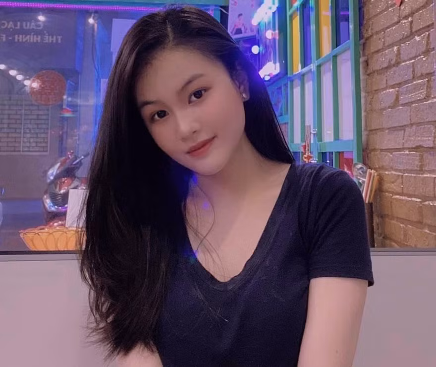 Gặp gỡ “nàng thơ” khoa Y tài năng, hát bolero hay như ca sĩ
