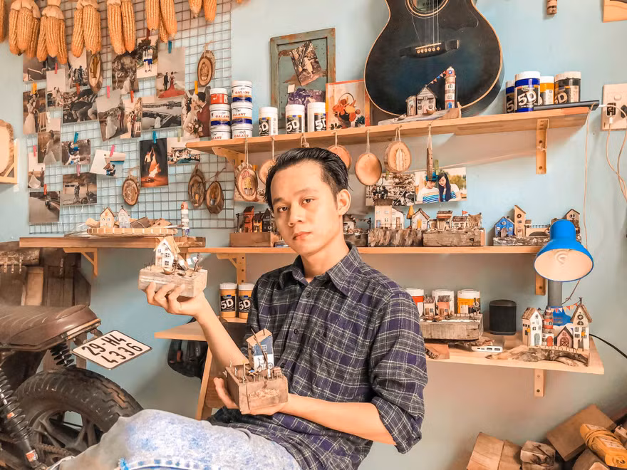 “Hô biến” gỗ vụn thành sản phẩm thủ công độc đáo