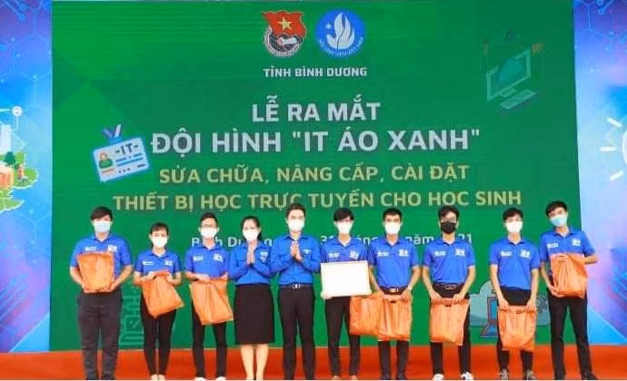 Hội Sinh viên tỉnh Bình Dương triển khai hiệu quả chương trình ‘Gia sư áo xanh’ và ‘IT áo xanh’