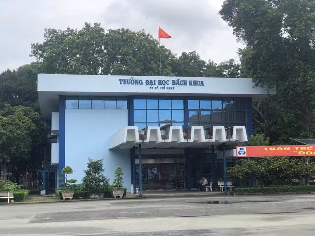 Giảng viên mắng sinh viên “óc trâu”, trường phải viết thư ngỏ nhắc nhở toàn trường 