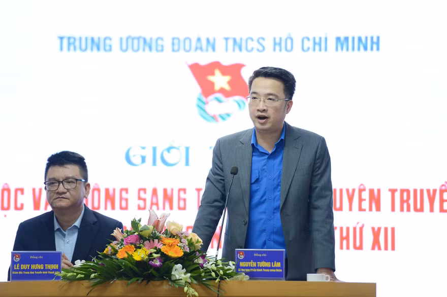 Ban Tổ chức chương trình chia sẻ tại họp báo.