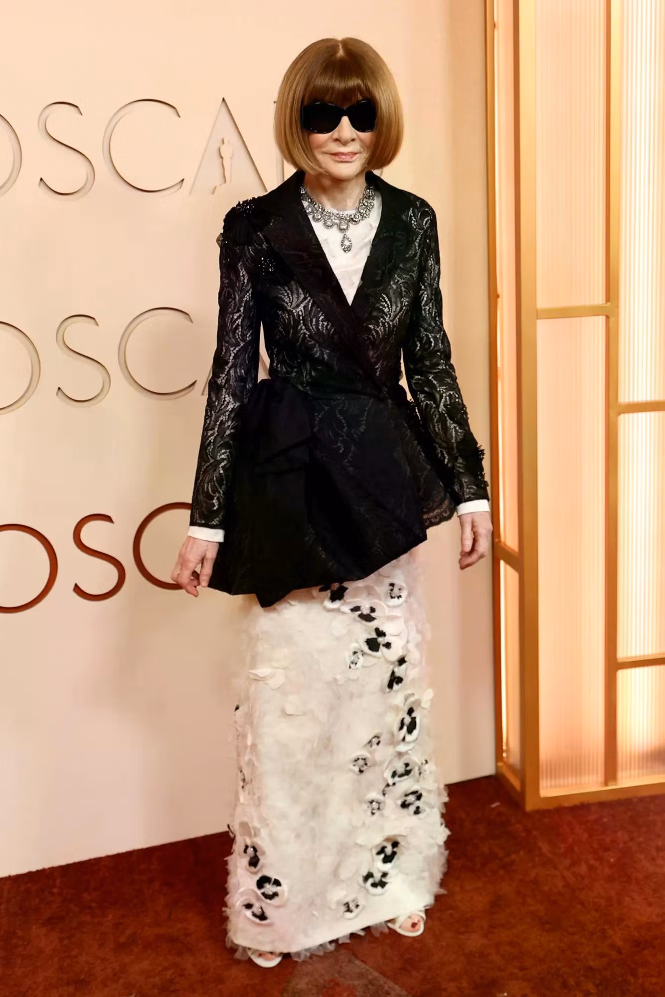 78-oscars26-annawintour.jpg