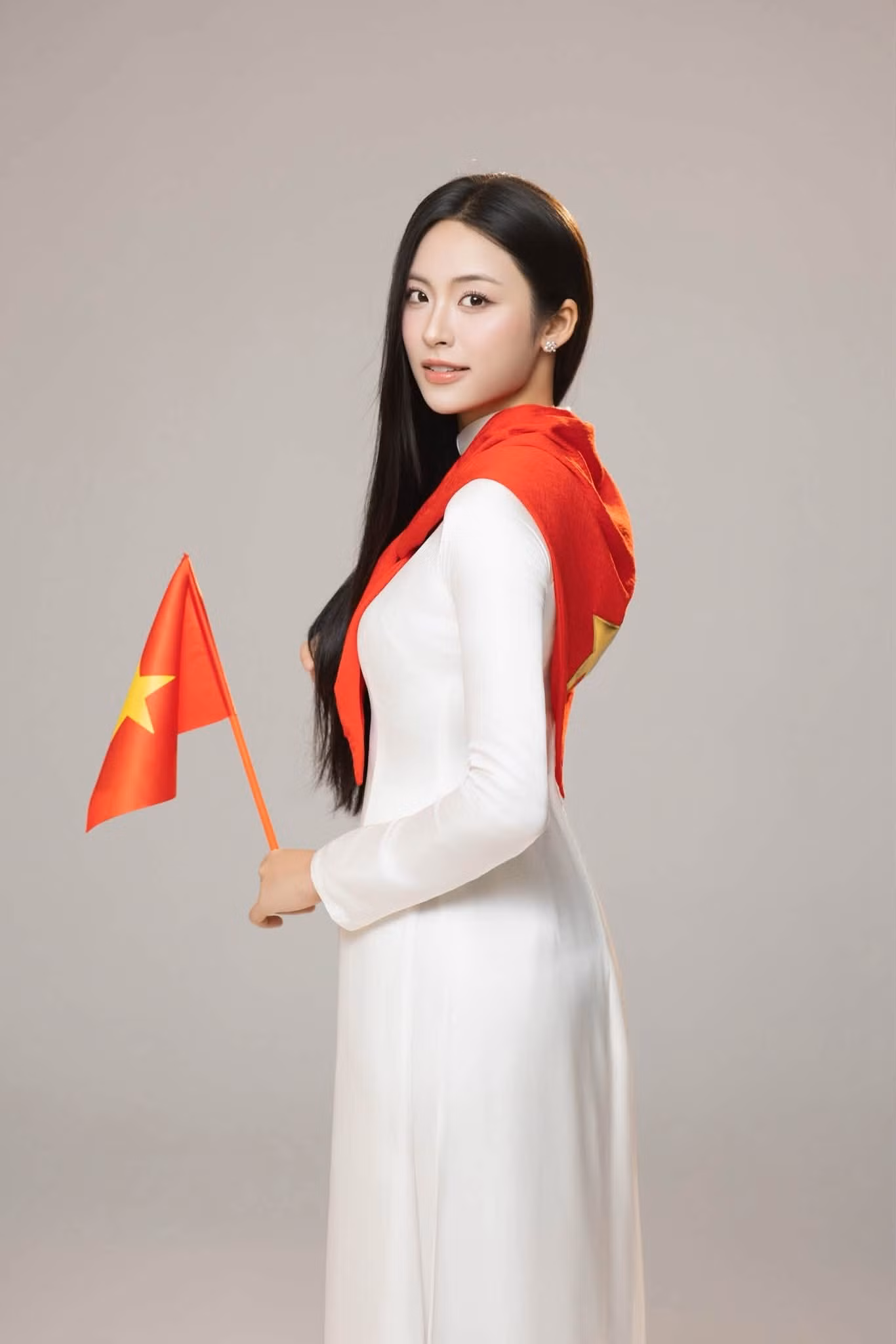 van-nhi.jpg