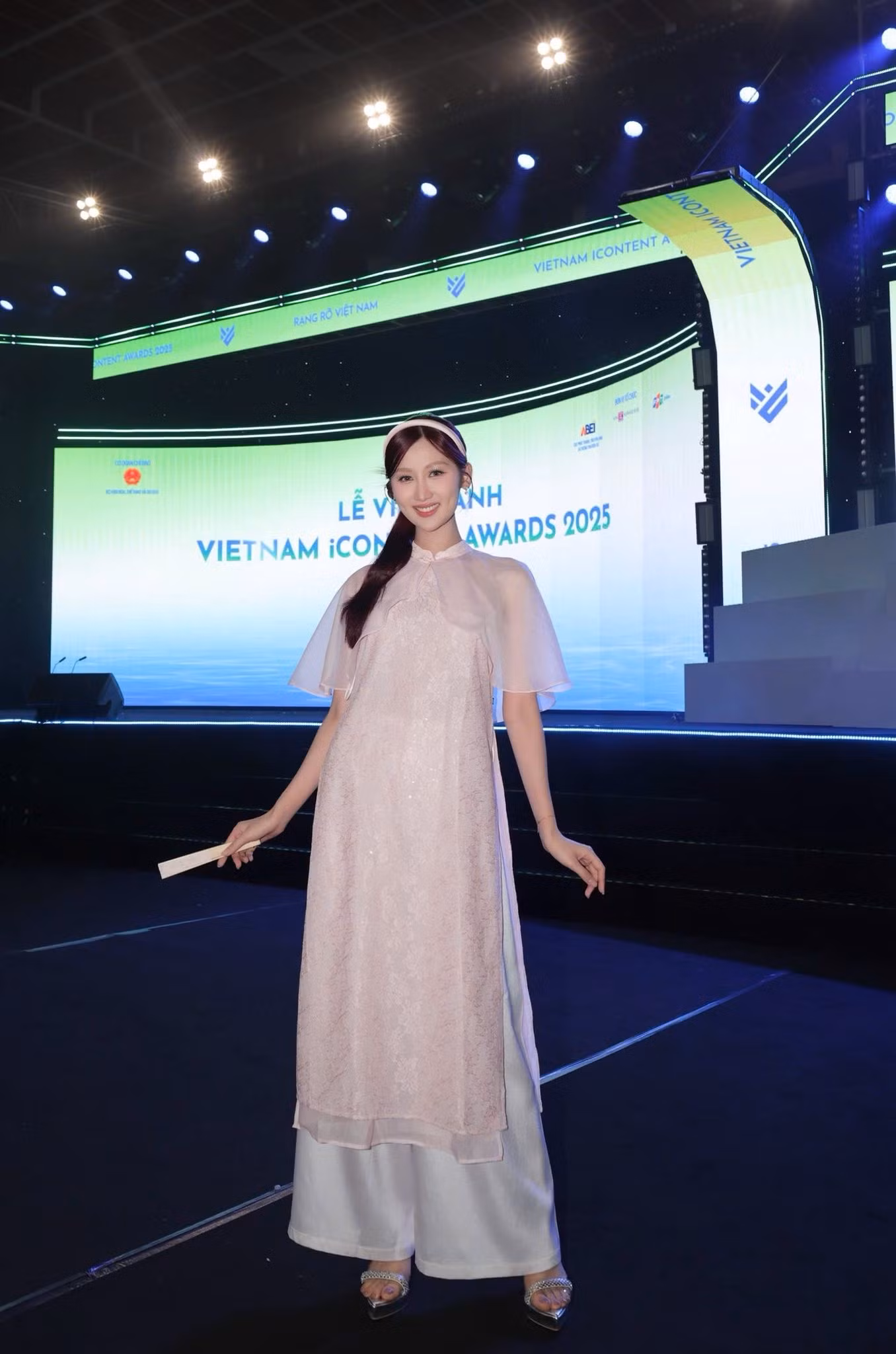 que-anh1.jpg