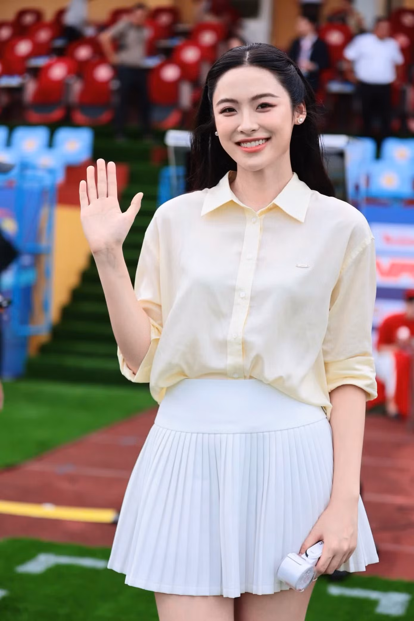 van-nhi.jpg