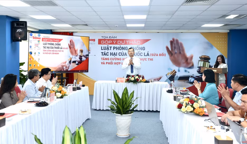 Tọa đàm góp ý cho Dự thảo Luật Phòng, chống tác hại của thuốc lá (sửa đổi) được tổ chức sáng 26/8.