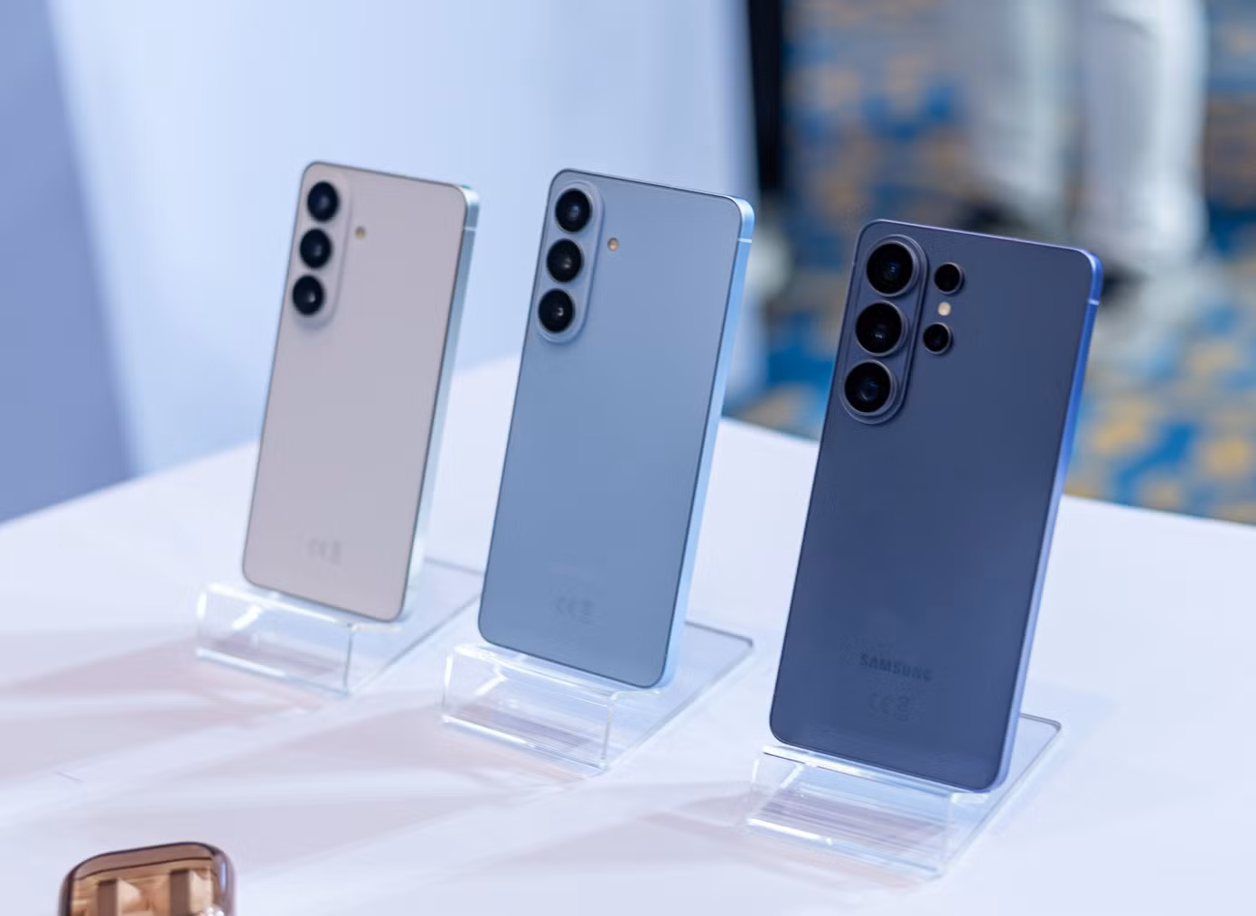 Bộ ba phiên bản Galaxy S26 ra mắt hồi tháng 2.