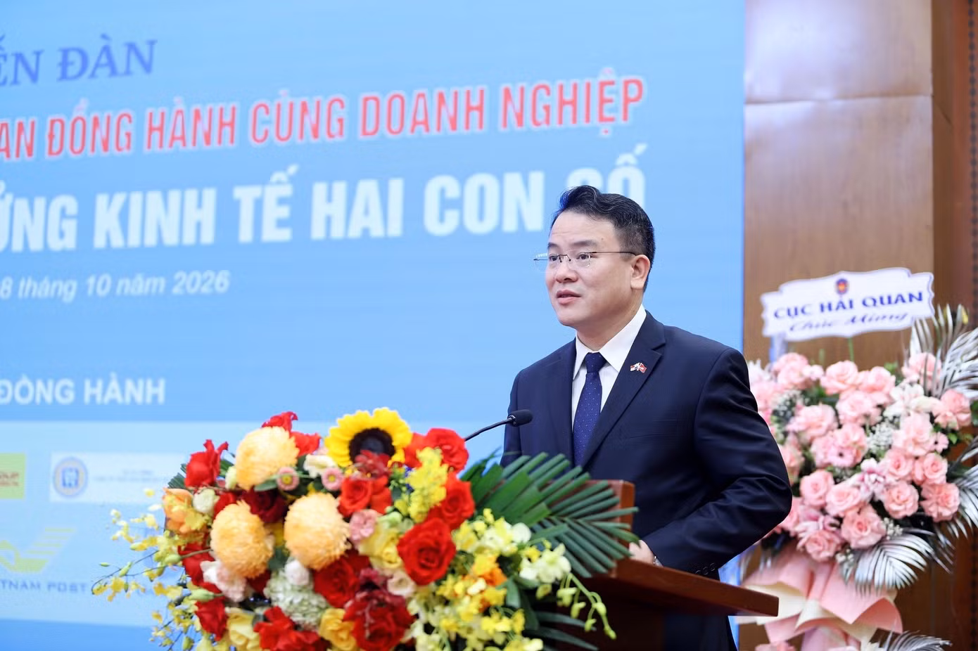thu-truong-bo-tai-chinh-nganh-thue-va-hai-quan-no-luc-cai-cach-dong-hanh-cung-doanh-nghiep.jpg