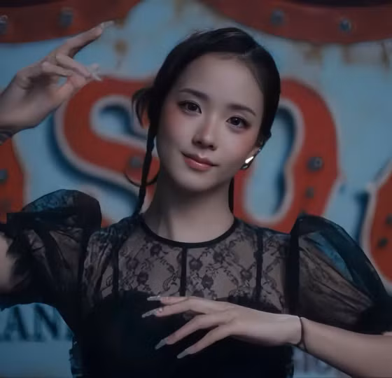 Jisoo tung MV "CLICK" tuyệt đối điện ảnh, giai điệu bắt tai sắp thành xu hướng
