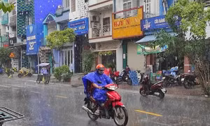 Mưa dông diễn biến phức tạp ở nhiều tỉnh thành Nam Bộ