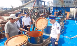 Phát hiện tàu chở 230.000 lít dầu DO không rõ nguồn gốc ở vùng biển phía Nam