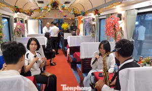 Đi tàu du lịch chất lượng cao từ TPHCM tới Nha Trang hết 8 tiếng