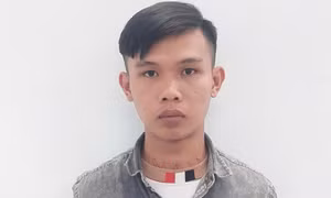 Vụ tài xế ô tô gắn biển giả, tông xe CSGT rồi bỏ chạy: Tạm giữ một đối tượng 