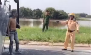 [Video] Nghẹt thở phút khống chế lái xe tải 'ngáo đá', lạng lách, cầm dao cố thủ ở Tây Ninh 