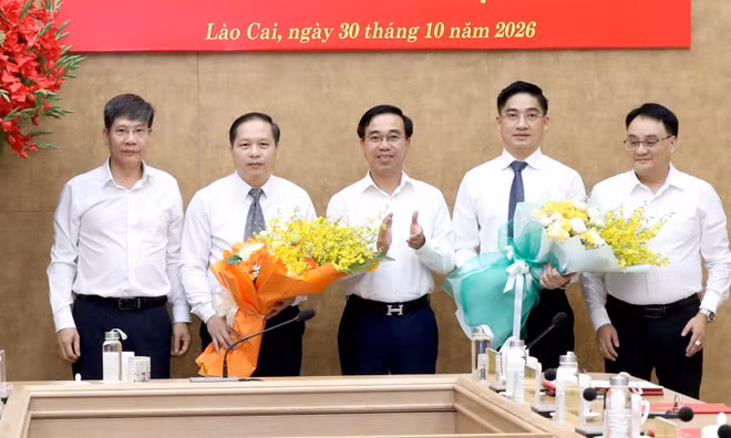 Ban Thường vụ Tỉnh ủy Lào Cai công bố các quyết định về công tác cán bộ